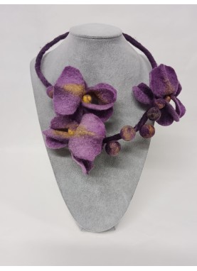 Colier lana impaslita, unicat, handmade, Irisi