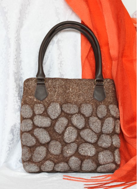 Geanta din lana impaslita,unicat, handmade, Maro