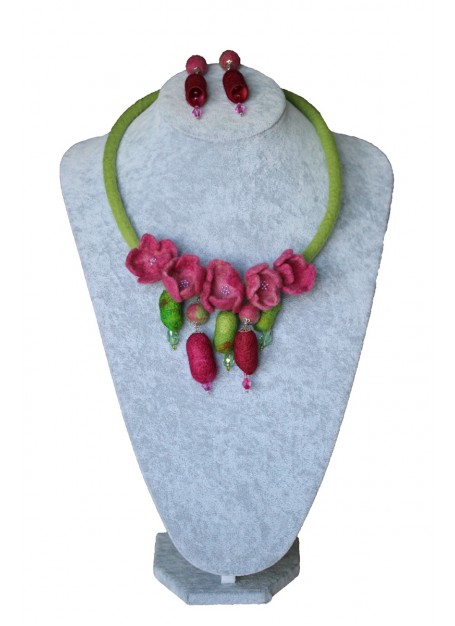 Set colier si cercei din lana impaslita, unicat, handmade, Ciclam-Verde