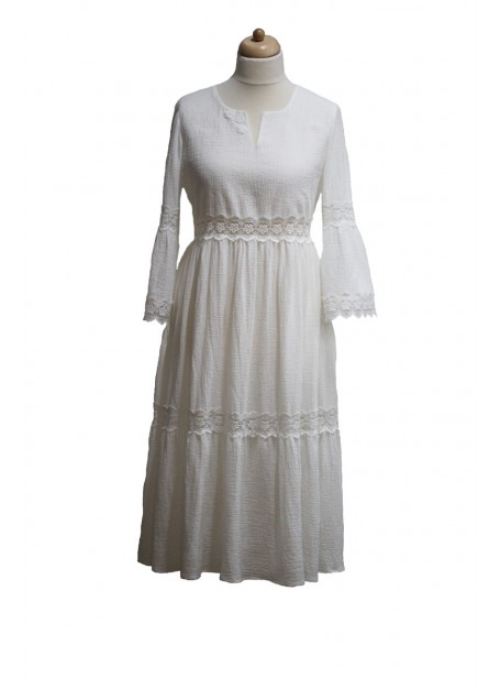 Rochie din panza topita cu volane si dantela